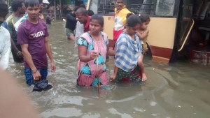 चेन्नई में बाढ़ । फोटो- Shanmugapriyan Sivakumar के फेसबुक वॉल से साभार।