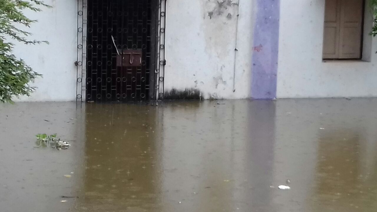 मुजफ्फरपुर में बाढ़ का तांडव जारी